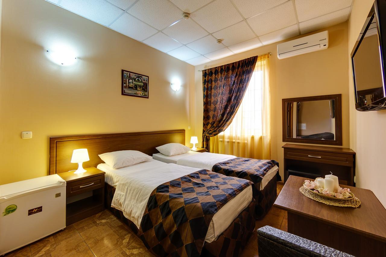 Отель амиго краснодар. Мартон Амиго. Гостиница Амиго Краснодар. Marton amigo Краснодар. Hotel Marton amigo.